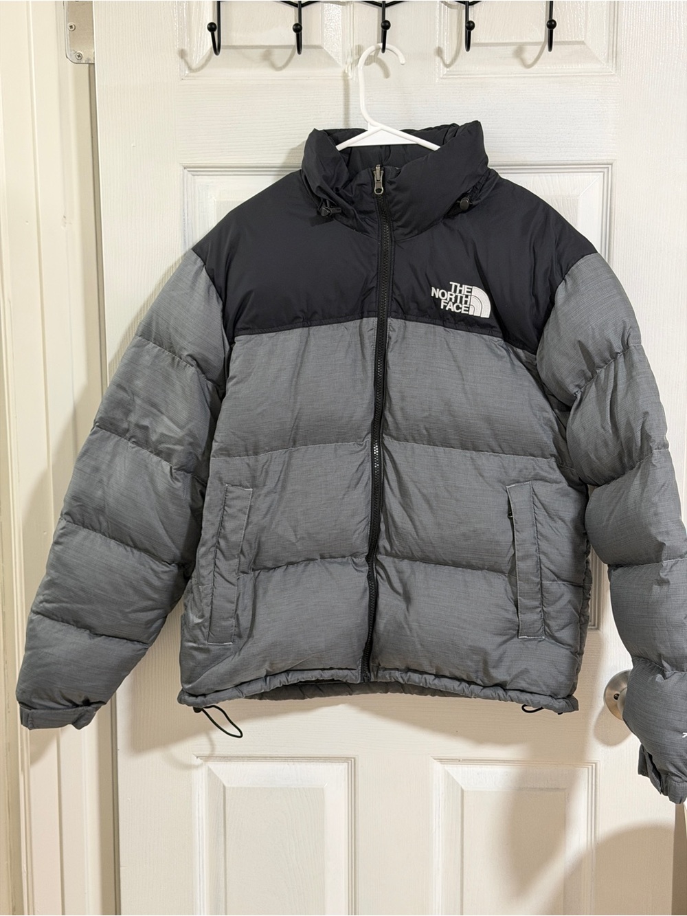 The North Face Gray and Black Insulated Puffer Jacket